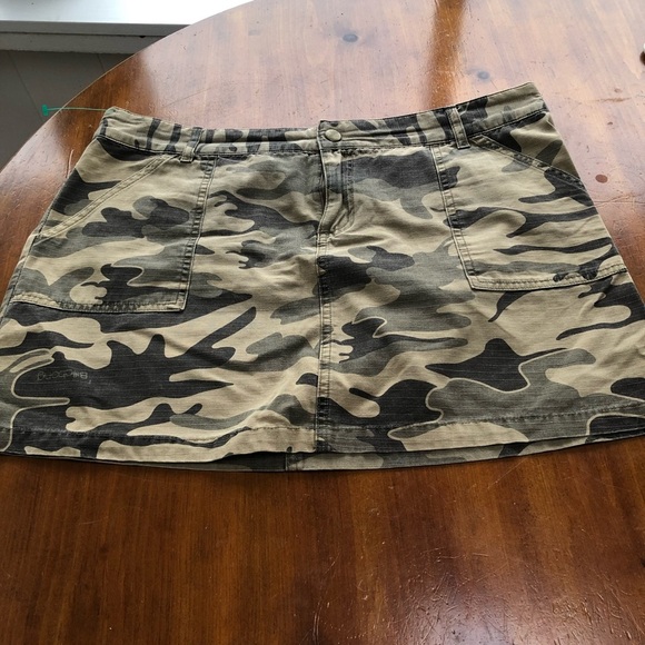 Billabong Green and Brown Camouflage Skorts - Picture 11 of 11